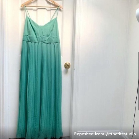 NEW ModCloth Flowy Pleated Maxi Dress In Sage M L - Picture 4 of 6